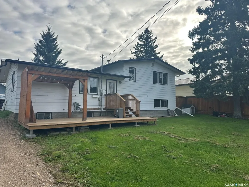 112 5th Avenue N Big River SK S0J 0E0