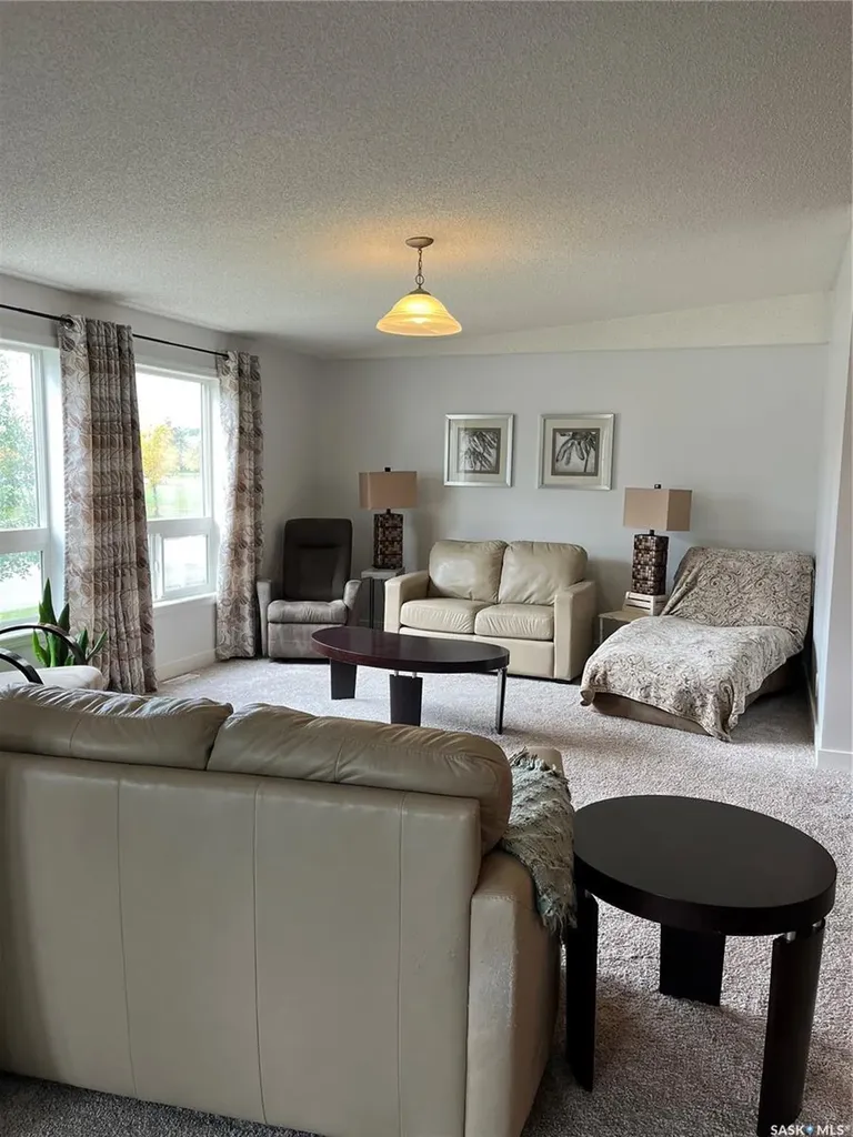 220 5th Street W Carnduff SK S0C 0S0