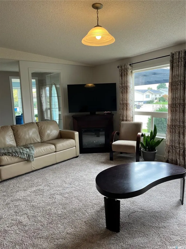 220 5th Street W Carnduff SK S0C 0S0