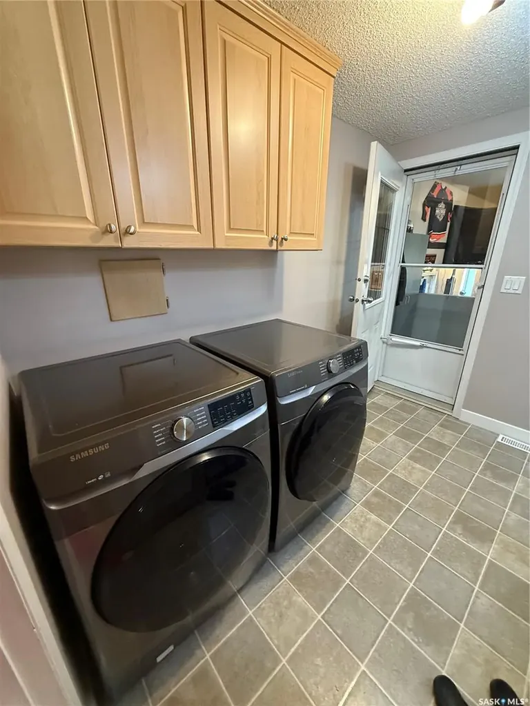 220 5th Street W Carnduff SK S0C 0S0