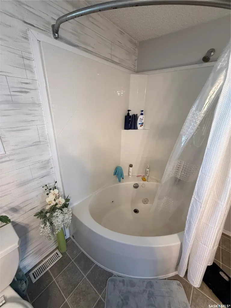 220 5th Street W Carnduff SK S0C 0S0