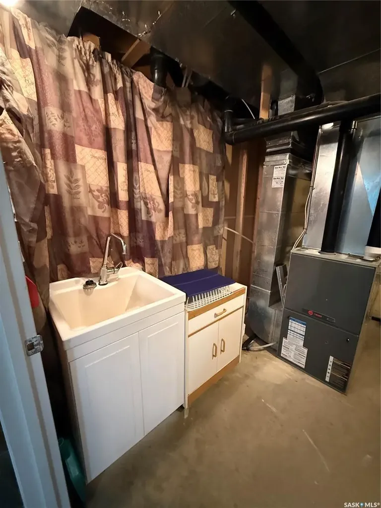 220 5th Street W Carnduff SK S0C 0S0