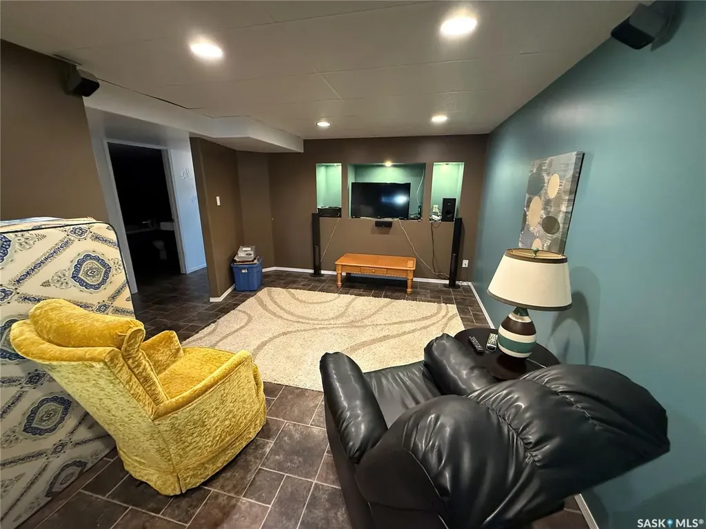 220 5th Street W Carnduff SK S0C 0S0