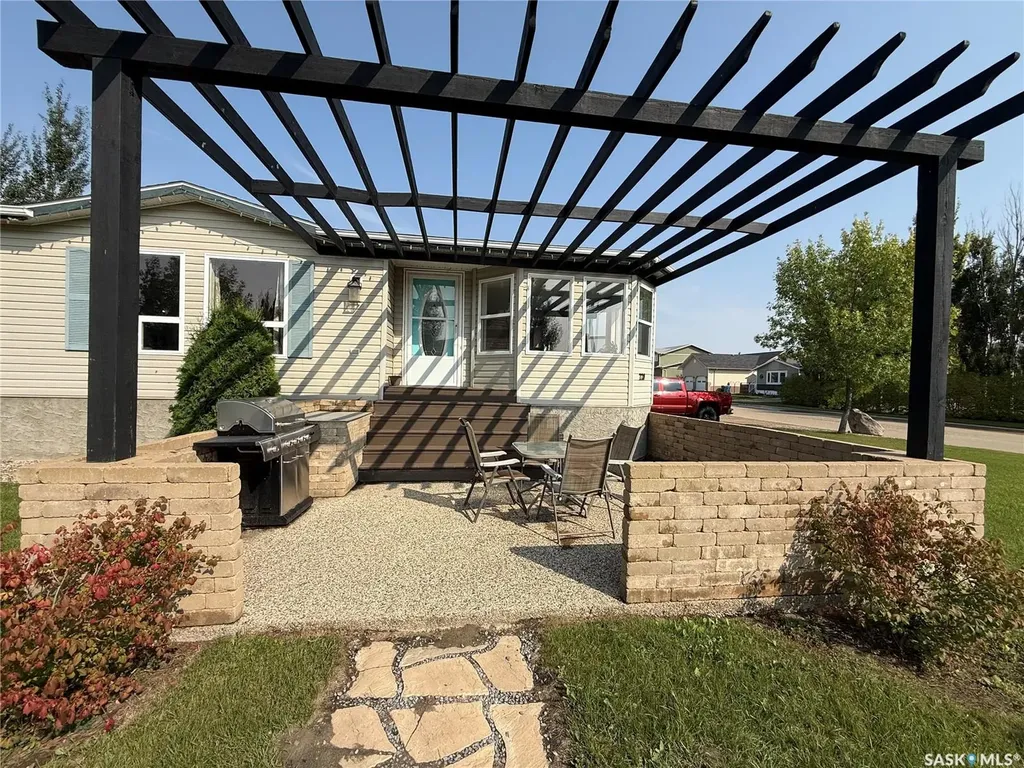 220 5th Street W Carnduff SK S0C 0S0