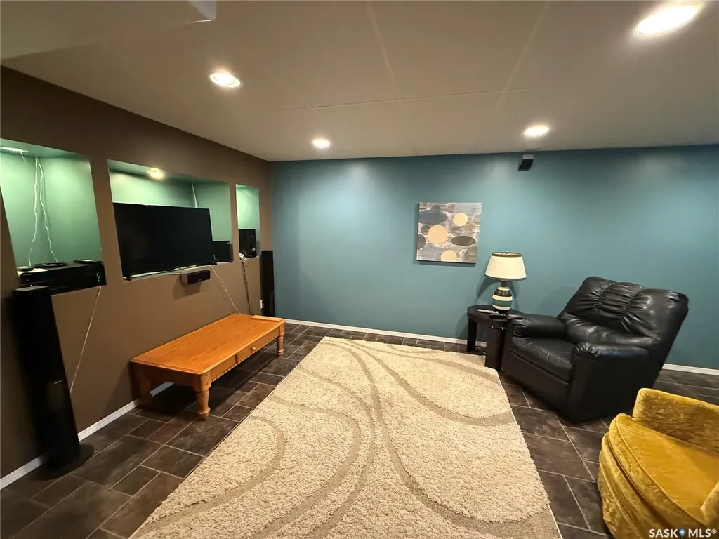 220 5th Street W Carnduff SK S0C 0S0