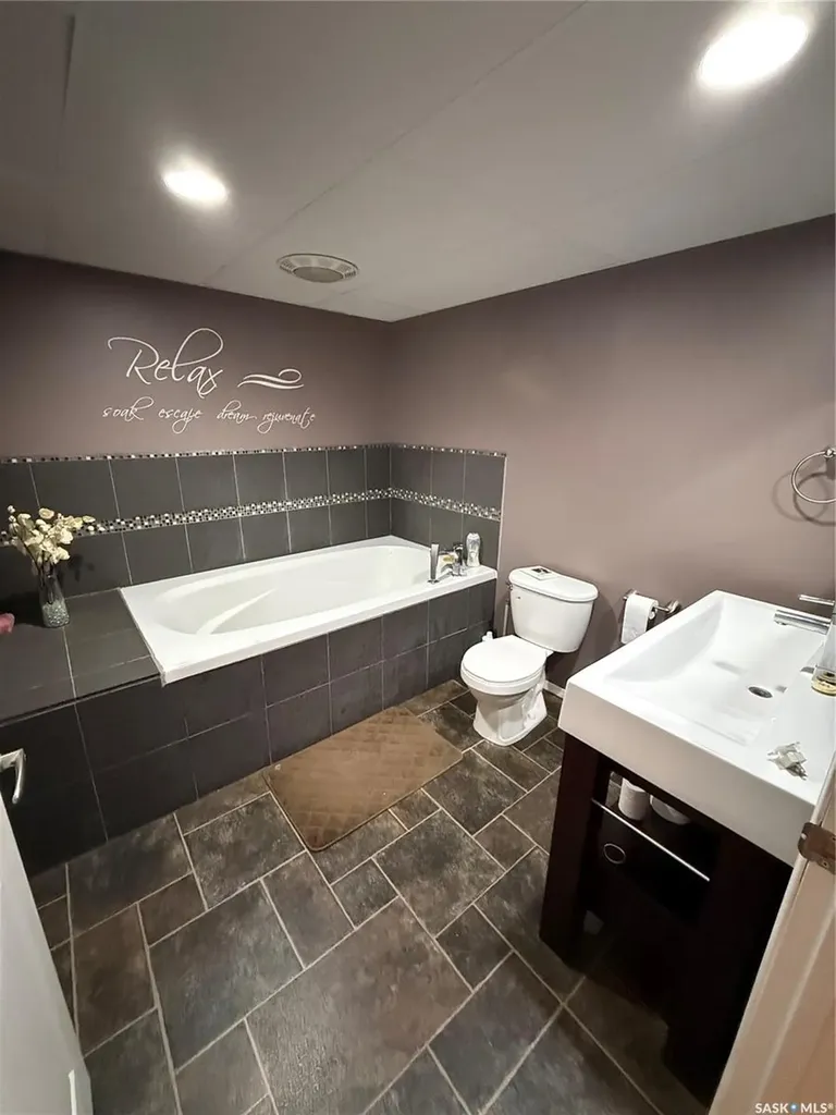 220 5th Street W Carnduff SK S0C 0S0