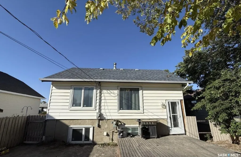 29 6th Street Crescent W Kindersley SK S0L 1S0