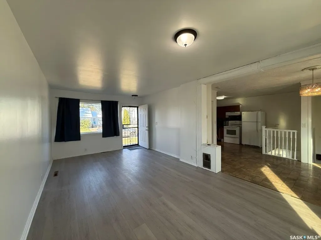 29 6th Street Crescent W Kindersley SK S0L 1S0