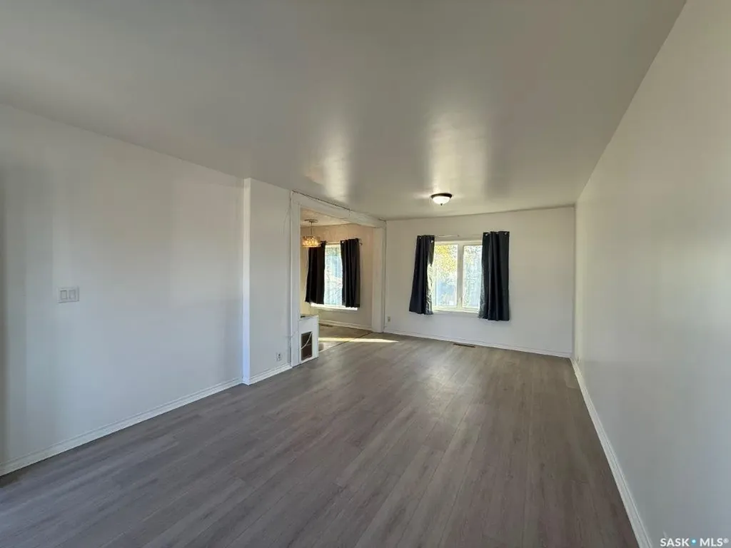 29 6th Street Crescent W Kindersley SK S0L 1S0