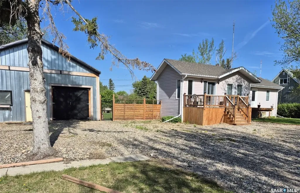 306 West 1st Street Alida SK S0C 0B0