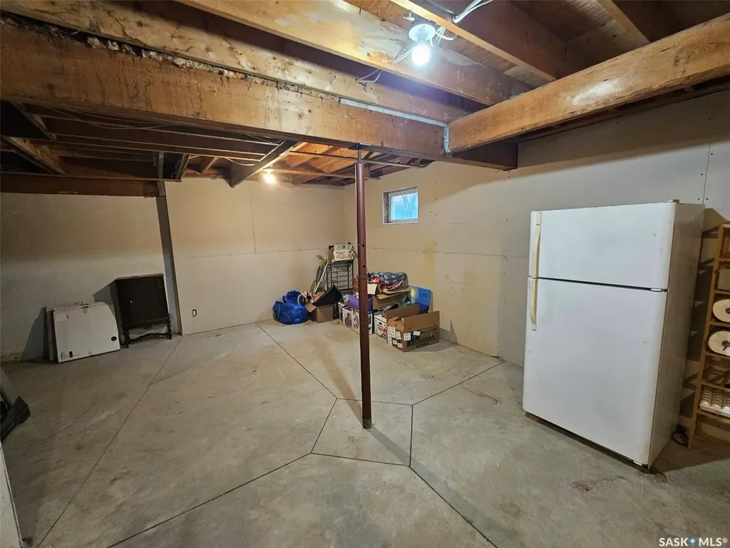 306 West 1st Street Alida SK S0C 0B0