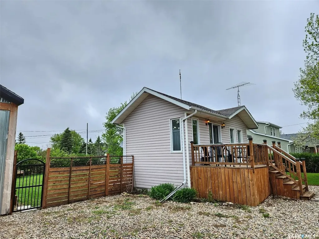 306 West 1st Street Alida SK S0C 0B0