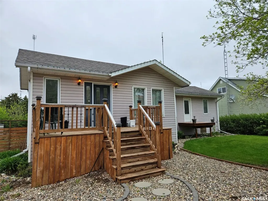 306 West 1st Street Alida SK S0C 0B0