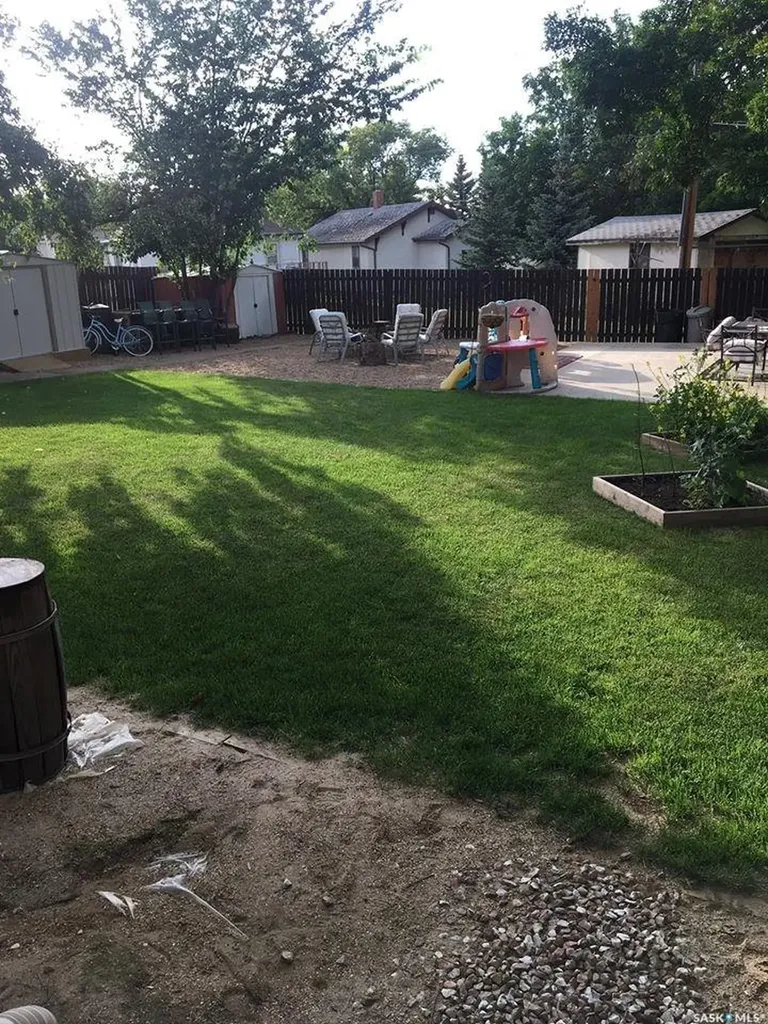 216 Dominion Road Assiniboia SK S0H 0B0