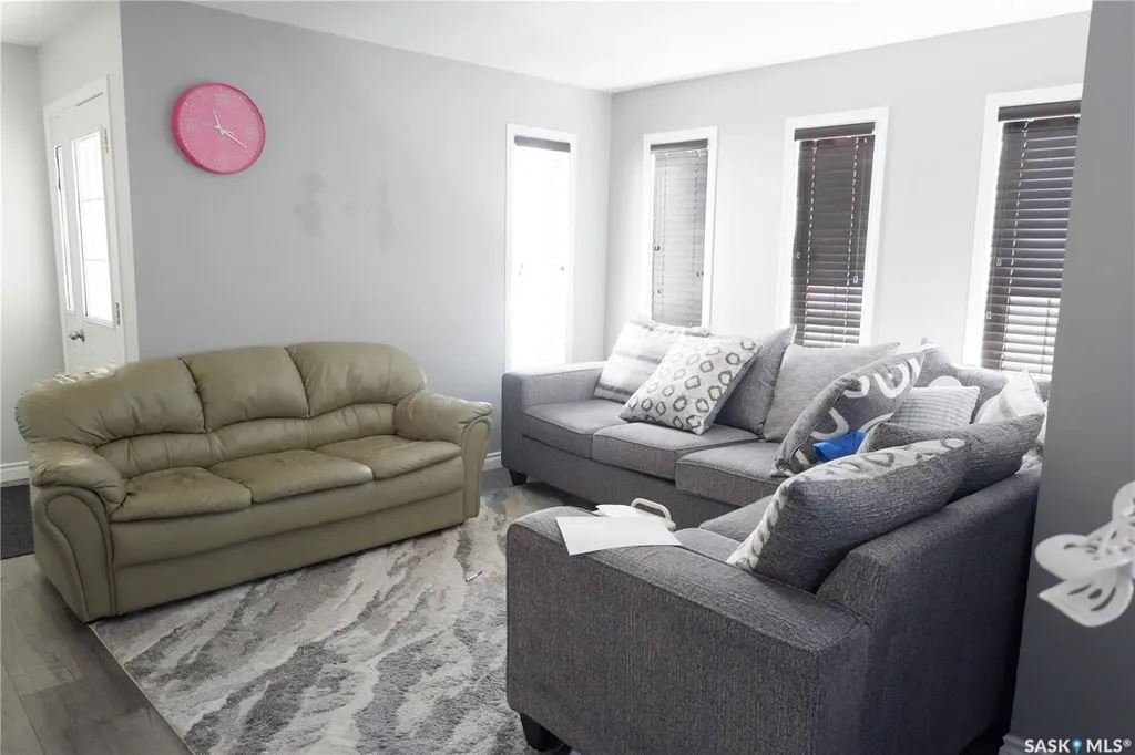 216 Dominion Road Assiniboia SK S0H 0B0