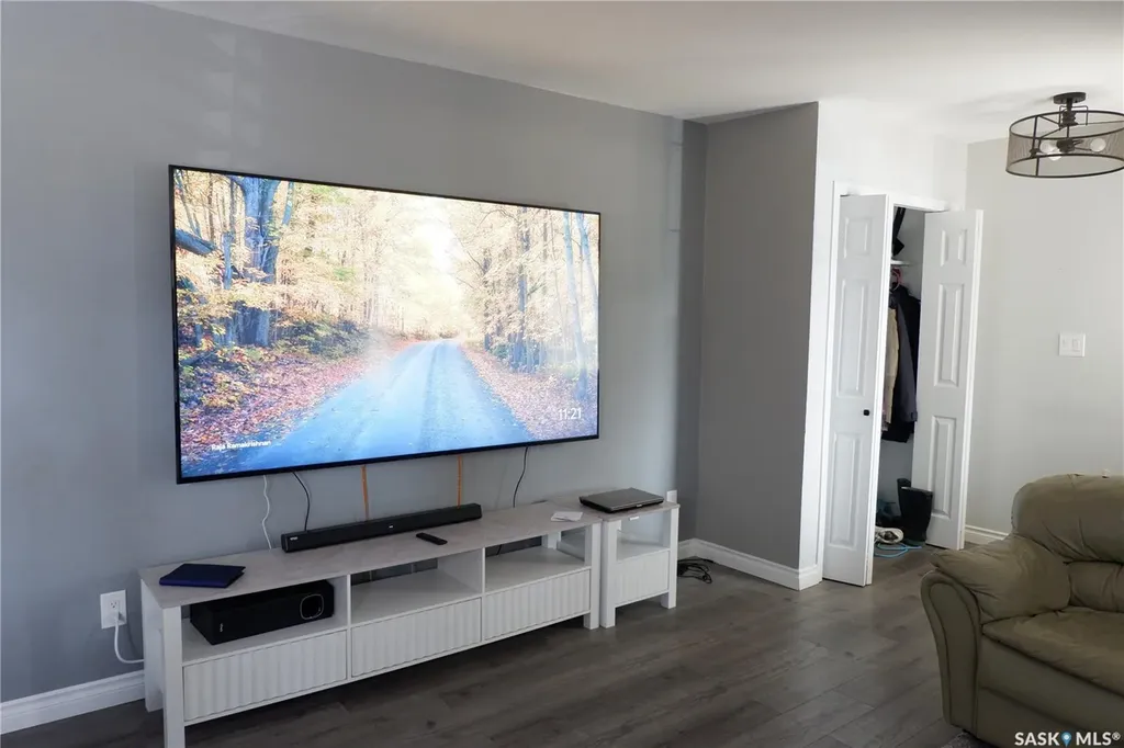 216 Dominion Road Assiniboia SK S0H 0B0