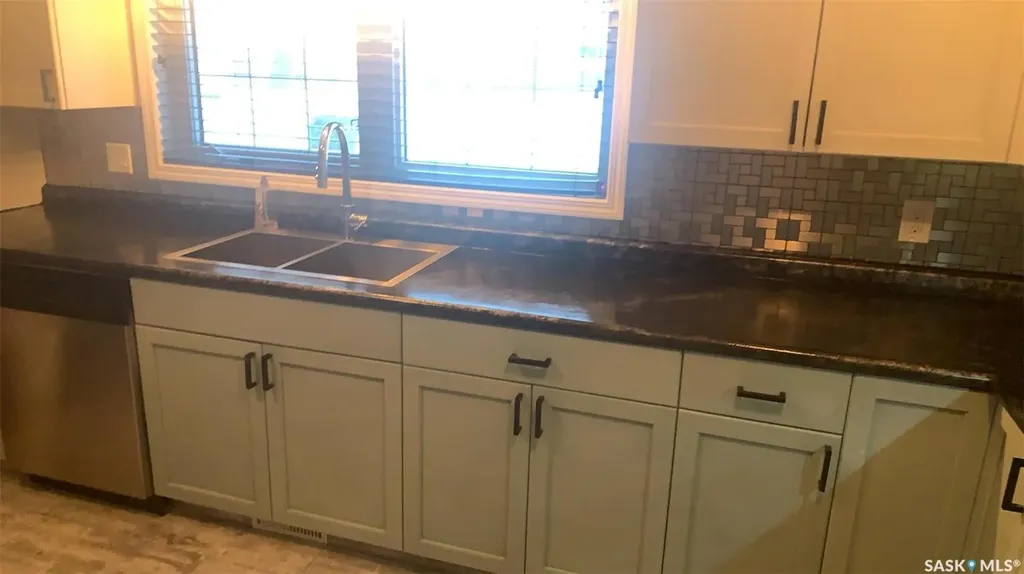 216 Dominion Road Assiniboia SK S0H 0B0