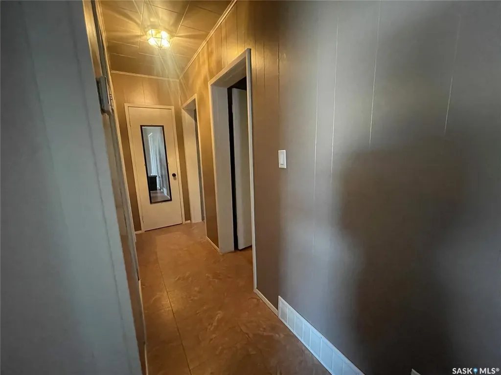 22 West Road Kindersley SK S0L 1S1