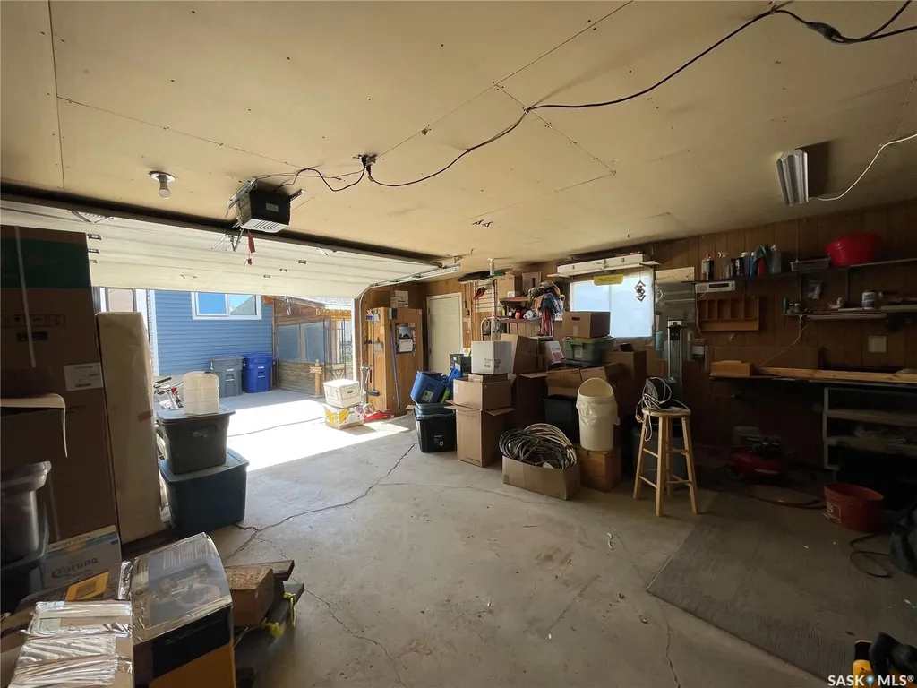 22 West Road Kindersley SK S0L 1S1