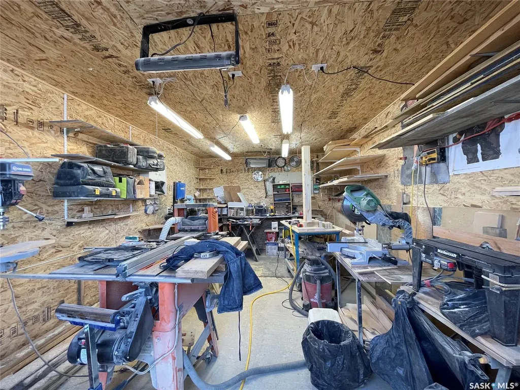 22 West Road Kindersley SK S0L 1S1