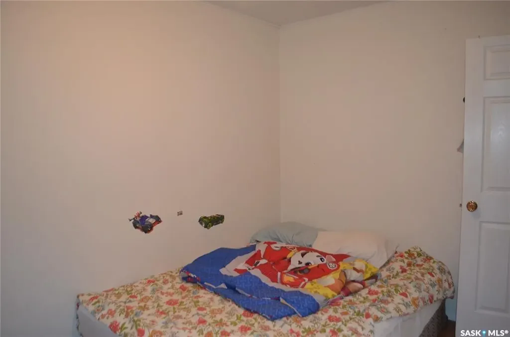 207 3rd Avenue W Kindersley SK S0L 1S0