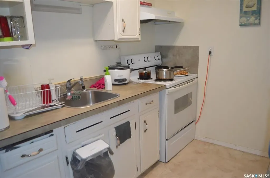 207 3rd Avenue W Kindersley SK S0L 1S0