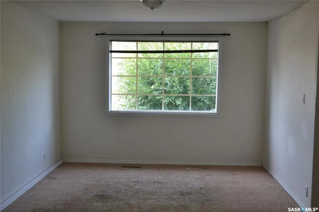 207 3rd Avenue W Kindersley SK S0L 1S0