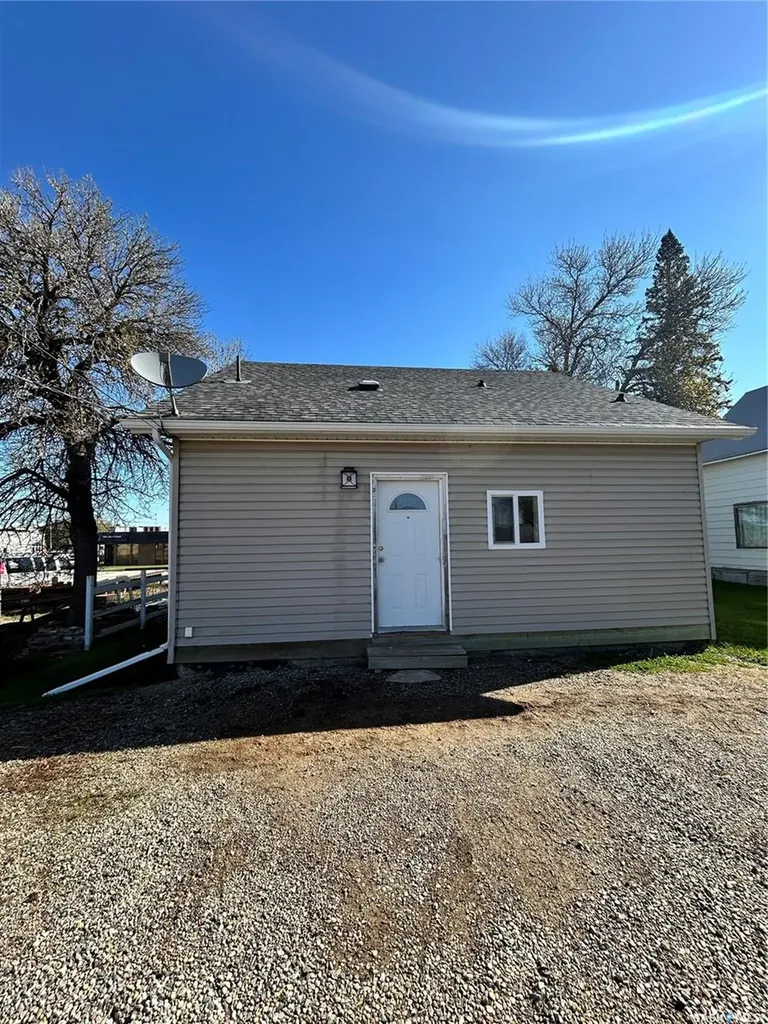 205 Carl Avenue E Langenburg SK S0A 2A0