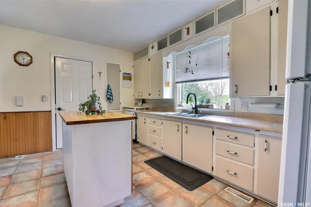 22 Main Street Invergordon Rm No. 430 SK S0K 1A0