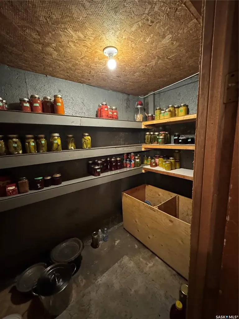 715 6th Avenue Hudson Bay SK S0E 0Y0