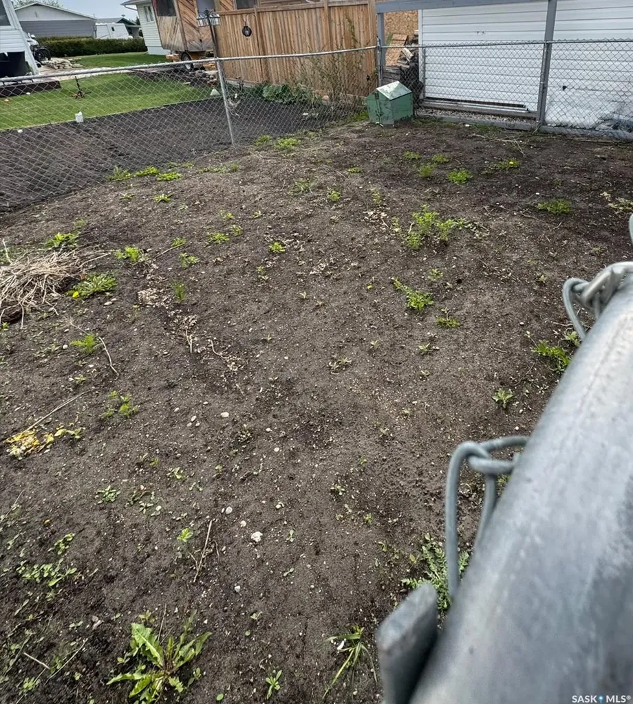 715 6th Avenue Hudson Bay SK S0E 0Y0