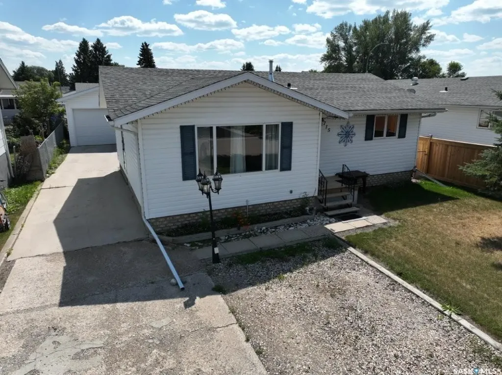 715 6th Avenue Hudson Bay SK S0E 0Y0