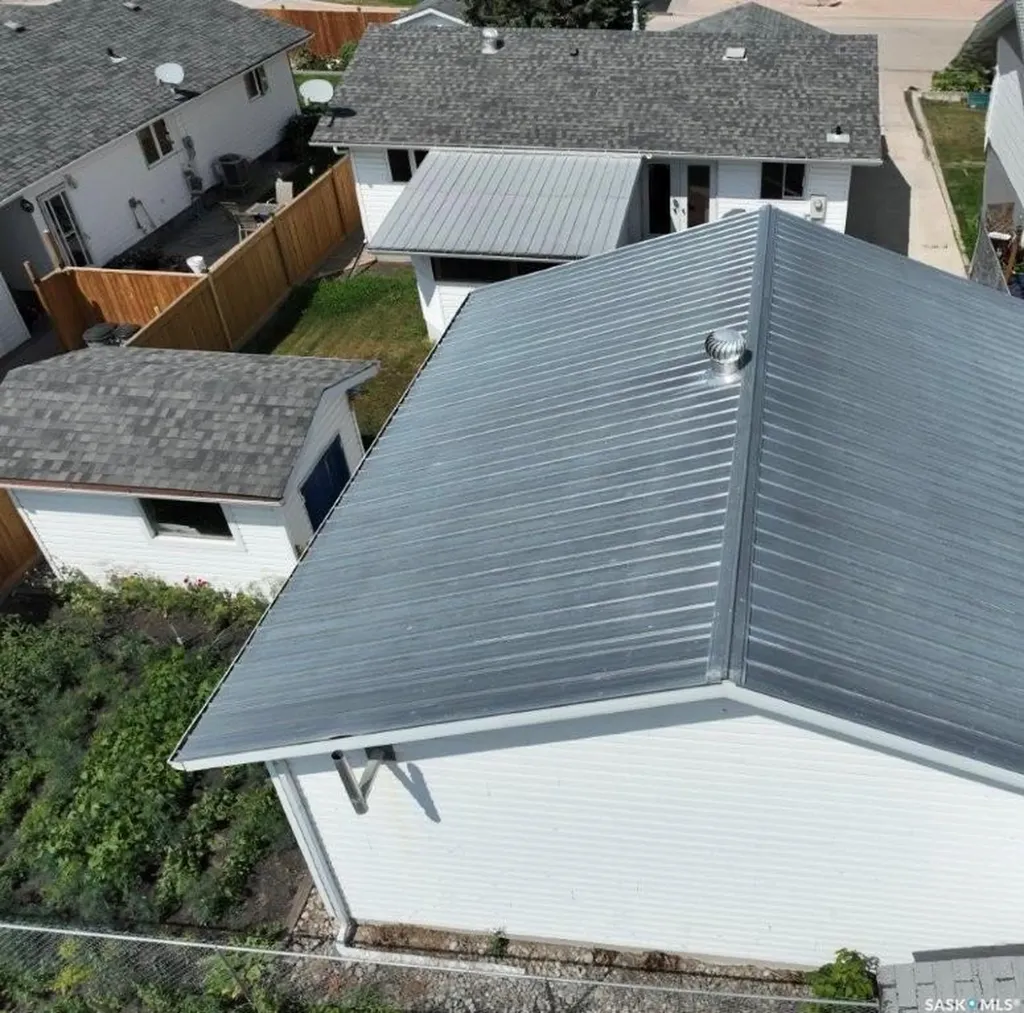 715 6th Avenue Hudson Bay SK S0E 0Y0