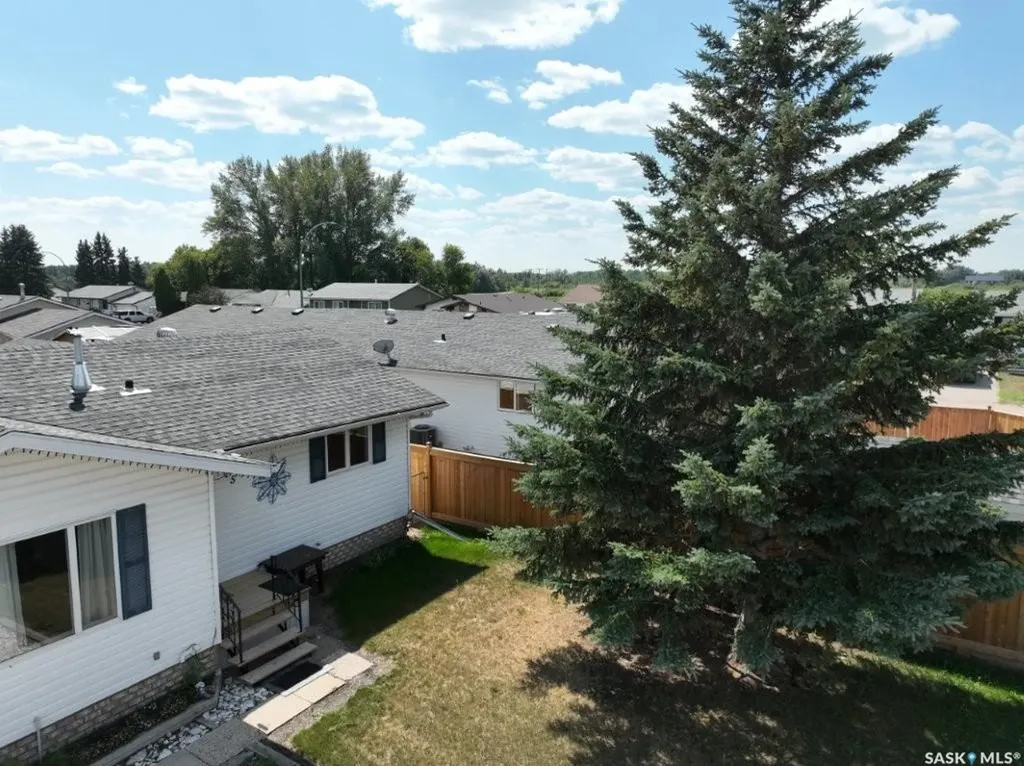 715 6th Avenue Hudson Bay SK S0E 0Y0