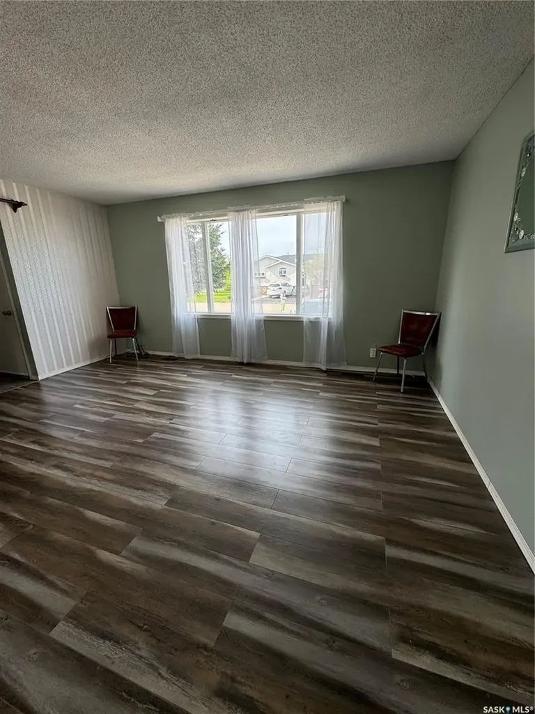 715 6th Avenue Hudson Bay SK S0E 0Y0