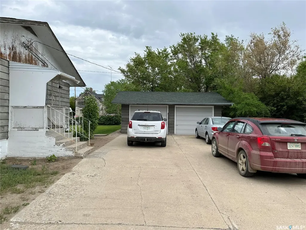 204 William Street Hazenmore SK S0H 1C0