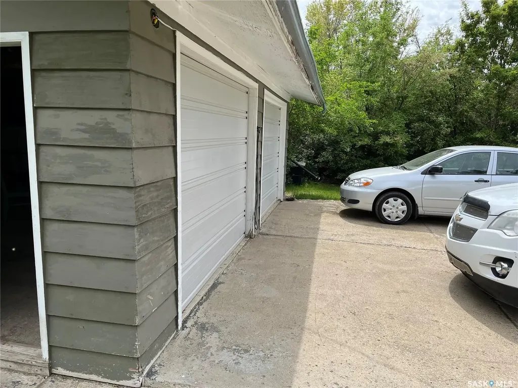 204 William Street Hazenmore SK S0H 1C0