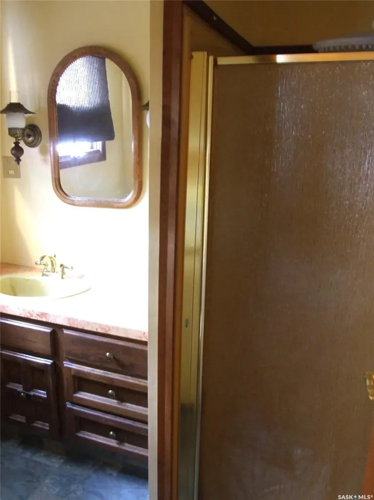 201 8th Street W Leader SK S0N 1H0