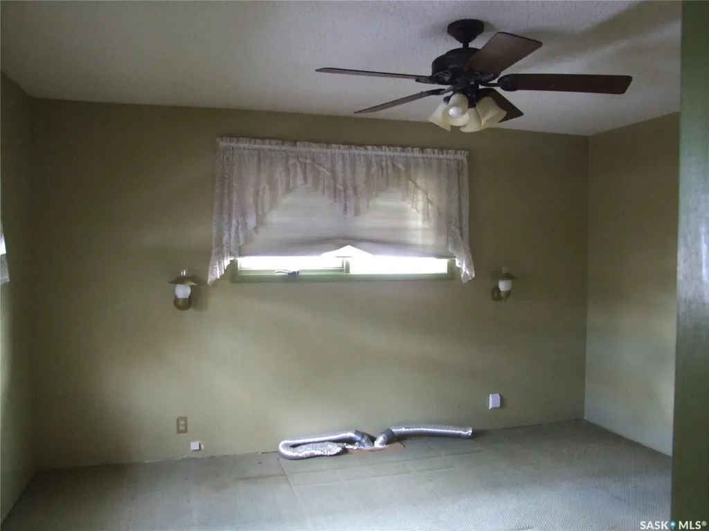 201 8th Street W Leader SK S0N 1H0