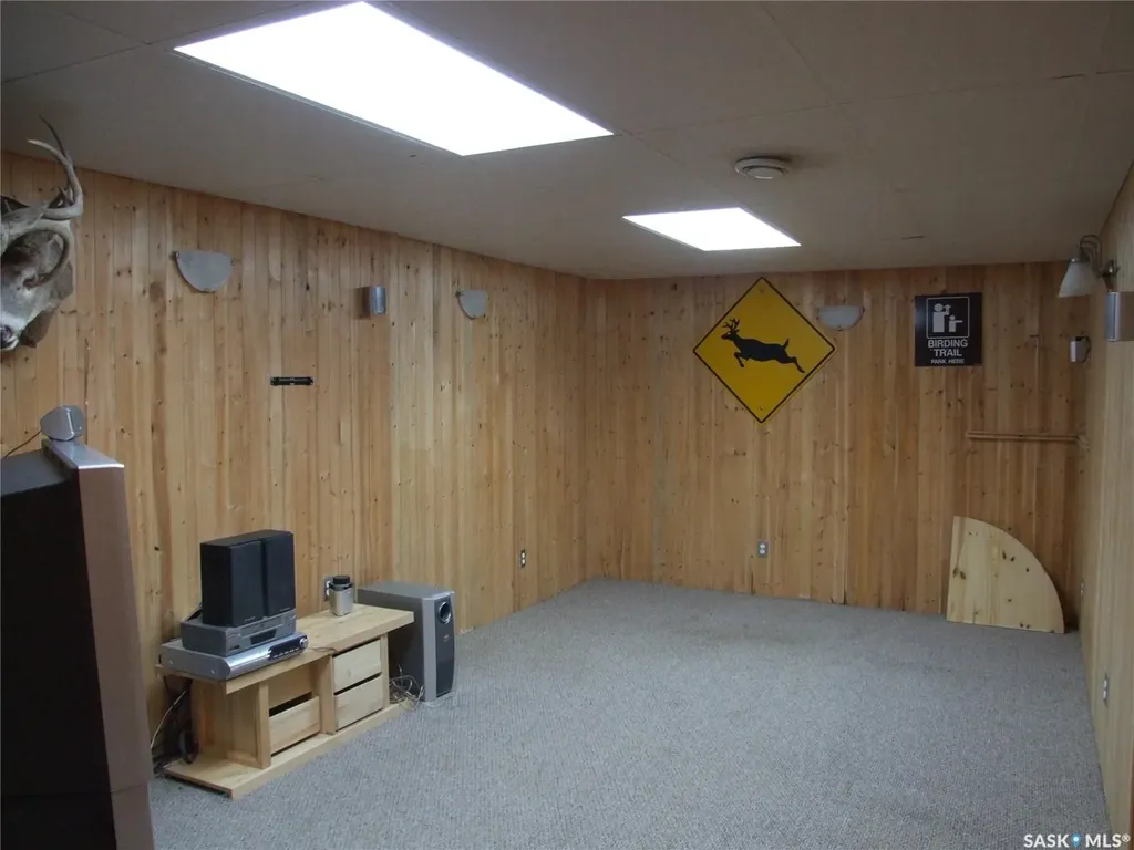 201 8th Street W Leader SK S0N 1H0