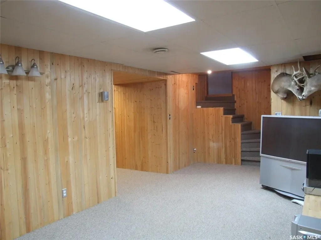 201 8th Street W Leader SK S0N 1H0