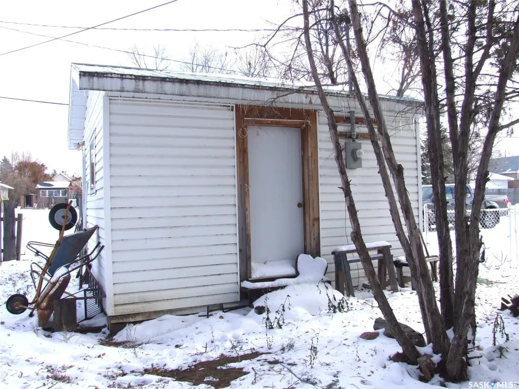 201 8th Street W Leader SK S0N 1H0