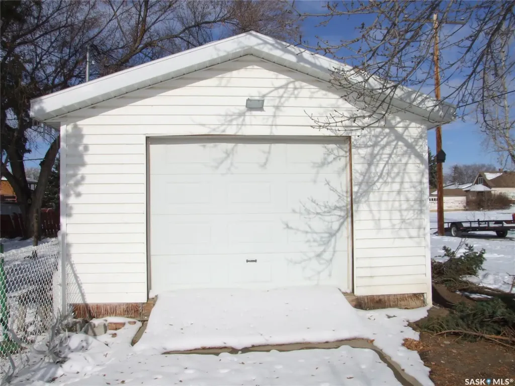 201 8th Street W Leader SK S0N 1H0