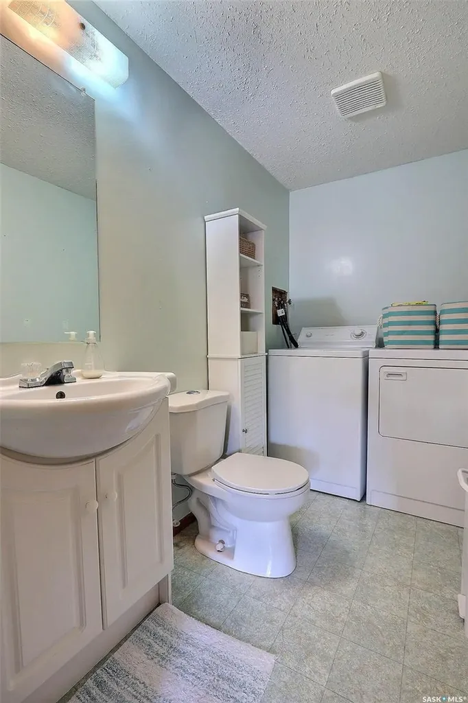 2 3rd Crescent Candle Lake SK S0J 3E0