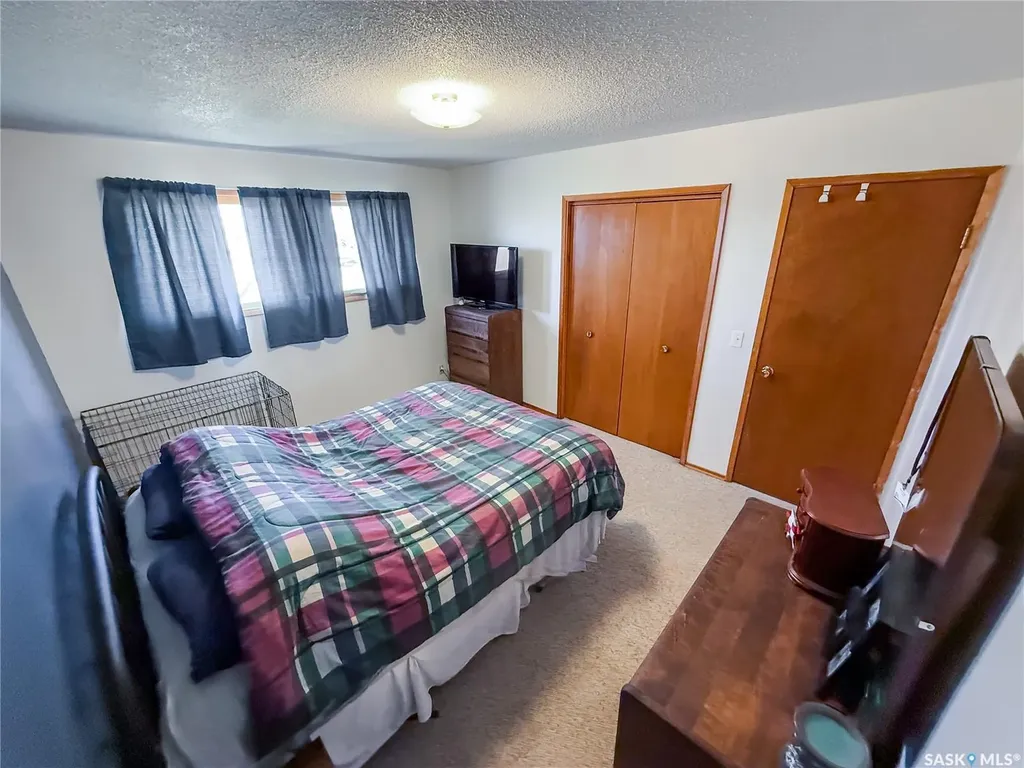 208 1st Street E Climax SK S0N 0N0