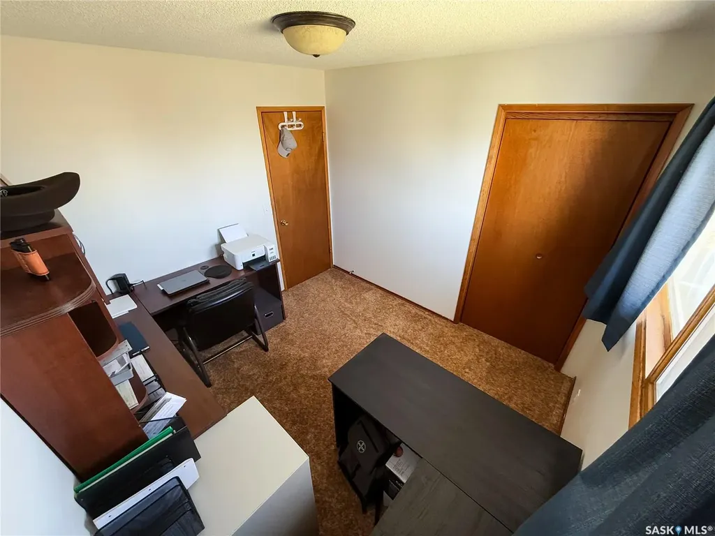 208 1st Street E Climax SK S0N 0N0