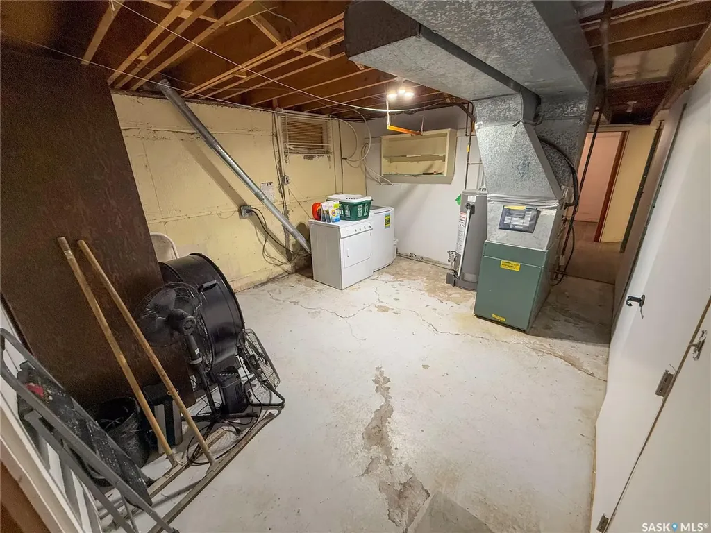 208 1st Street E Climax SK S0N 0N0