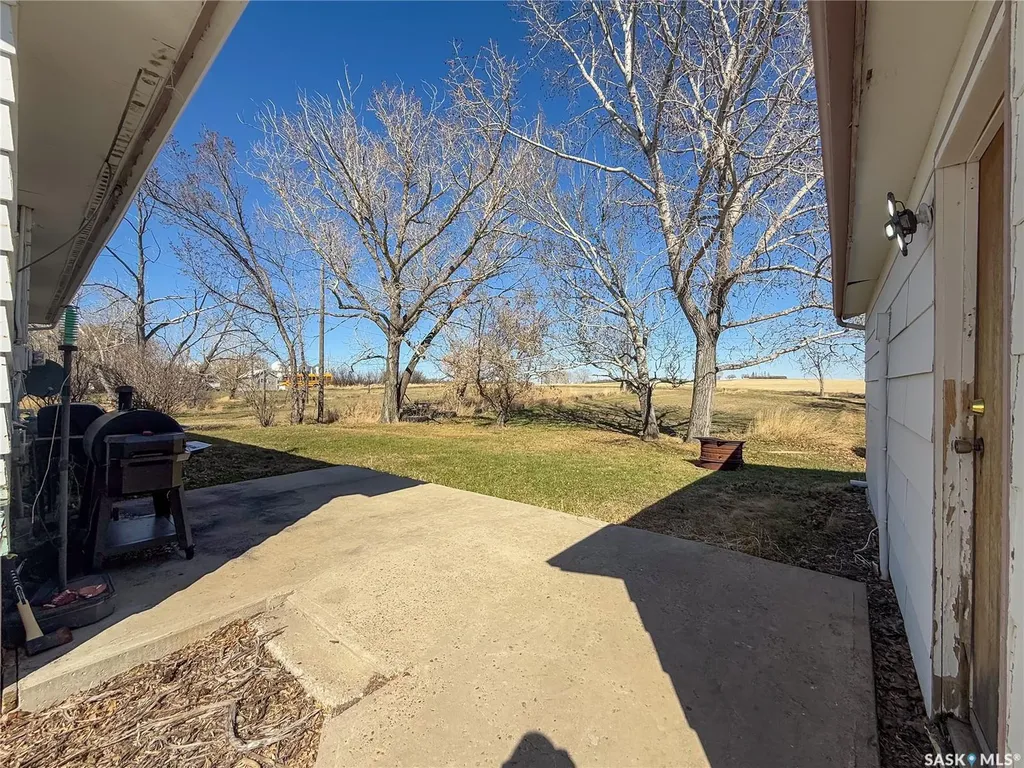 208 1st Street E Climax SK S0N 0N0