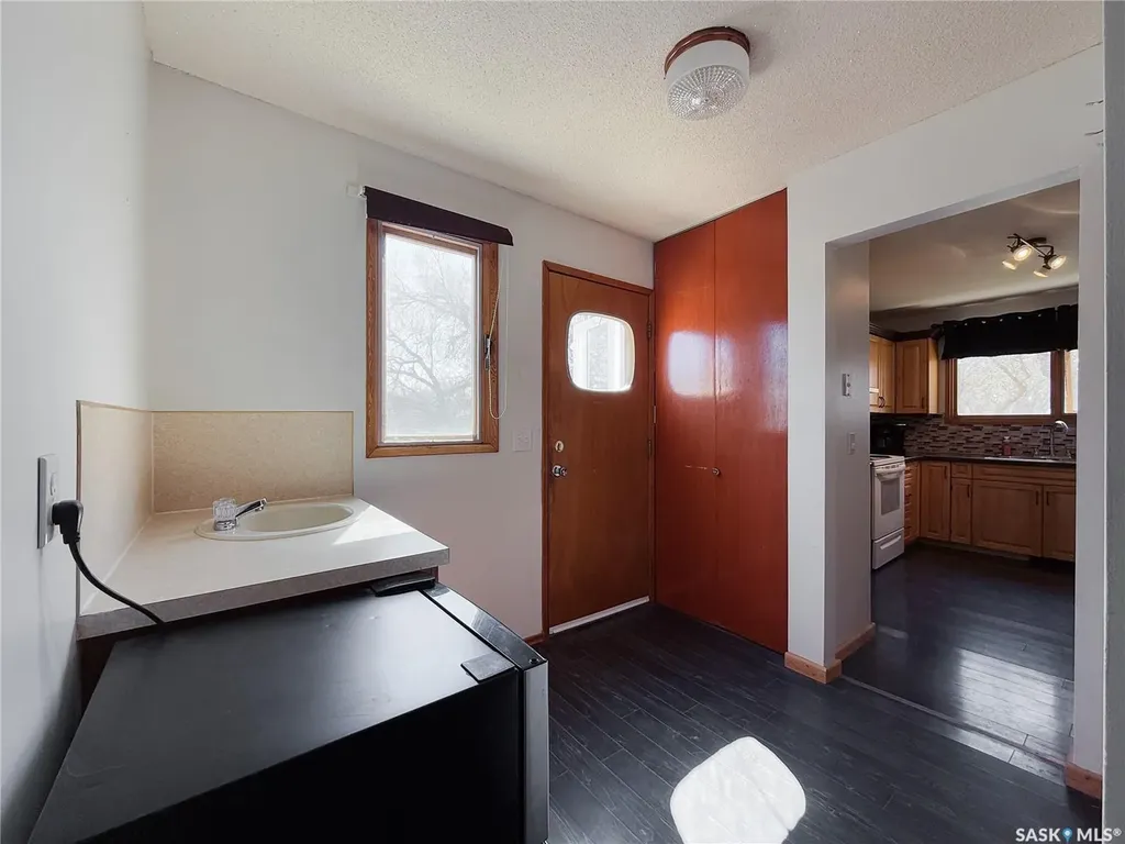 208 1st Street E Climax SK S0N 0N0