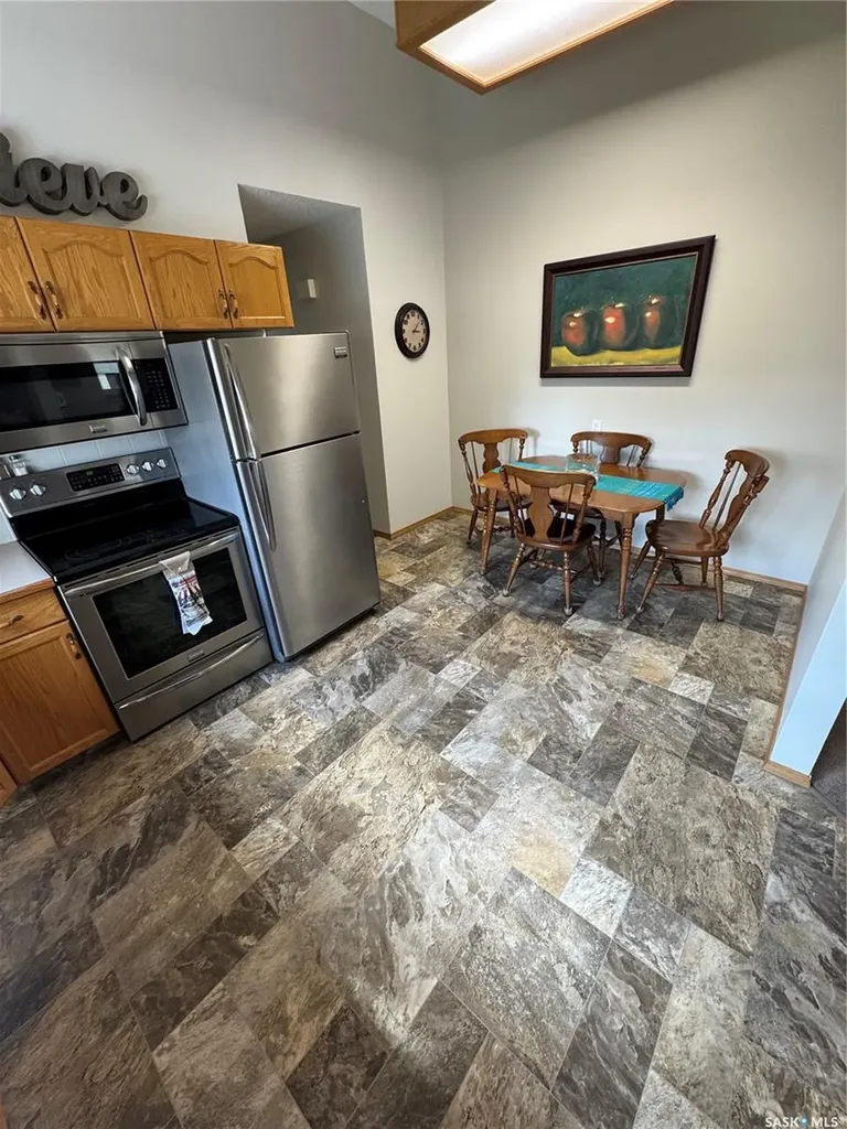 112 Assiniboia Avenue Assiniboia SK S0H 0B0